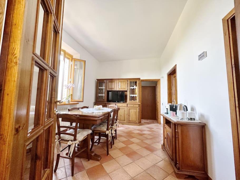 סן ג'ימיניאנו Casale Di Valle Mora מראה חיצוני תמונה